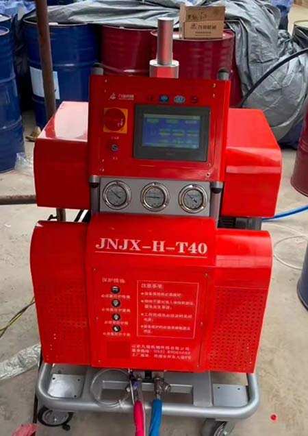 聚脲噴涂料施工機器